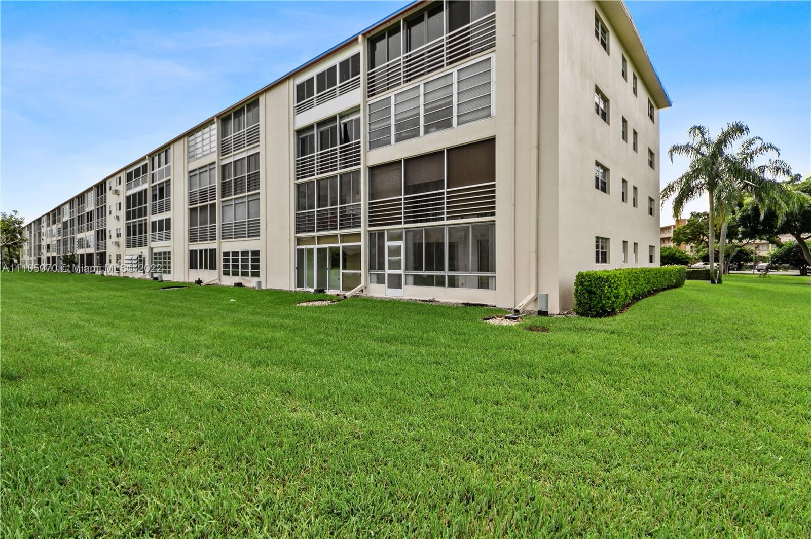 1020 Newcastle A, Unit A Boca Raton, FL 33434 - Photo 3 of 21