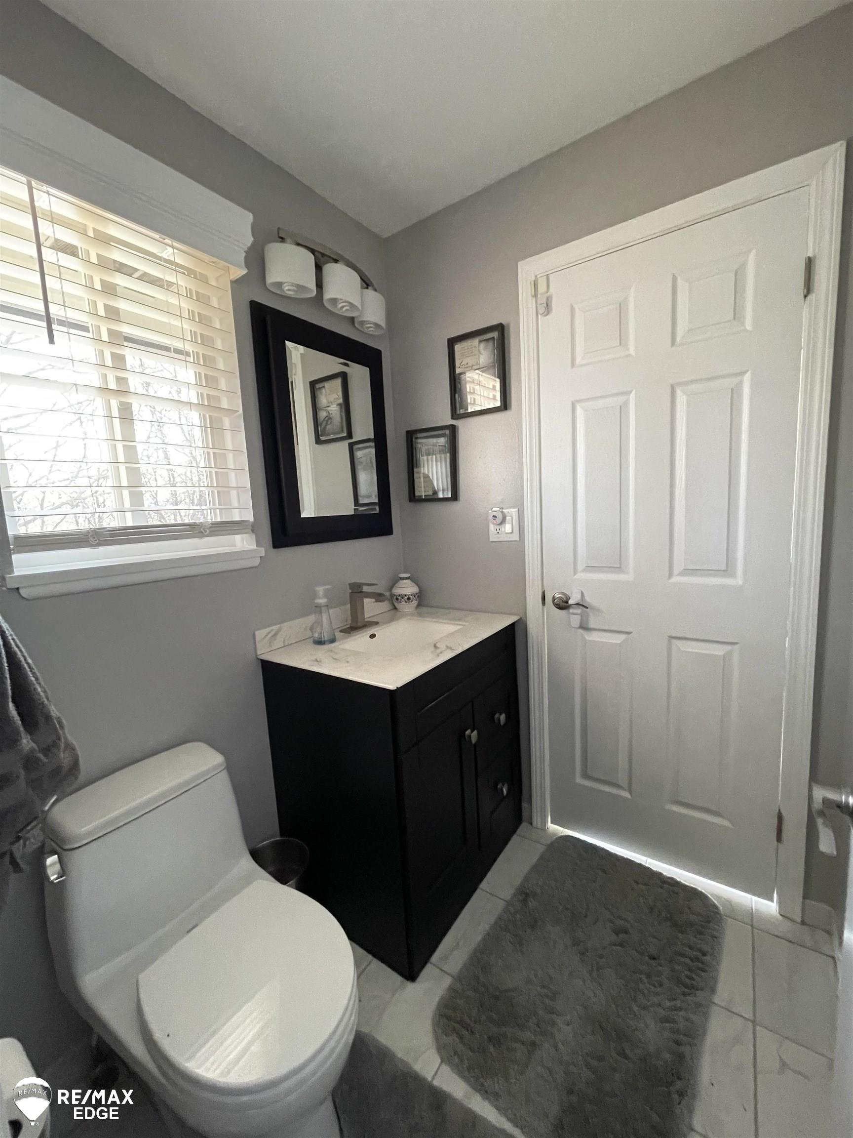 3135 Old Farm Road Flint, MI 48507 - Photo 3 of 5 50101539-2.JPG