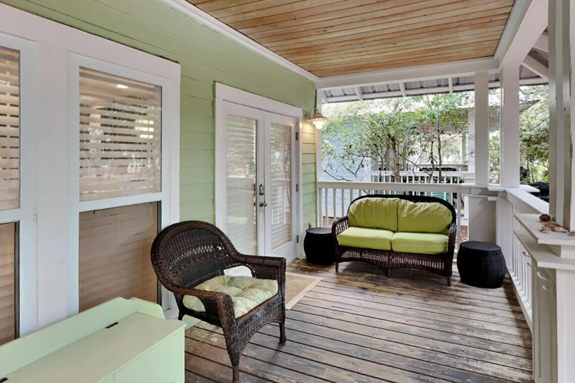 79 Cottage Way, Unit 9 Inlet Beach, FL 32461 - Photo 8 of 15 a living room filled with furniture and a potted plant