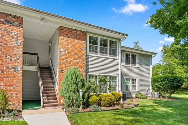 $375,000 | 90 Cranberry Court, Red Bank, NJ 07701