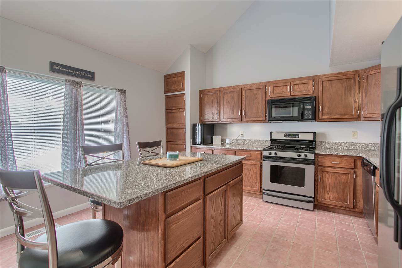 61 Ridgewood Drive, Unit 61 Atkinson, NH 03811 - Photo 3 of 30