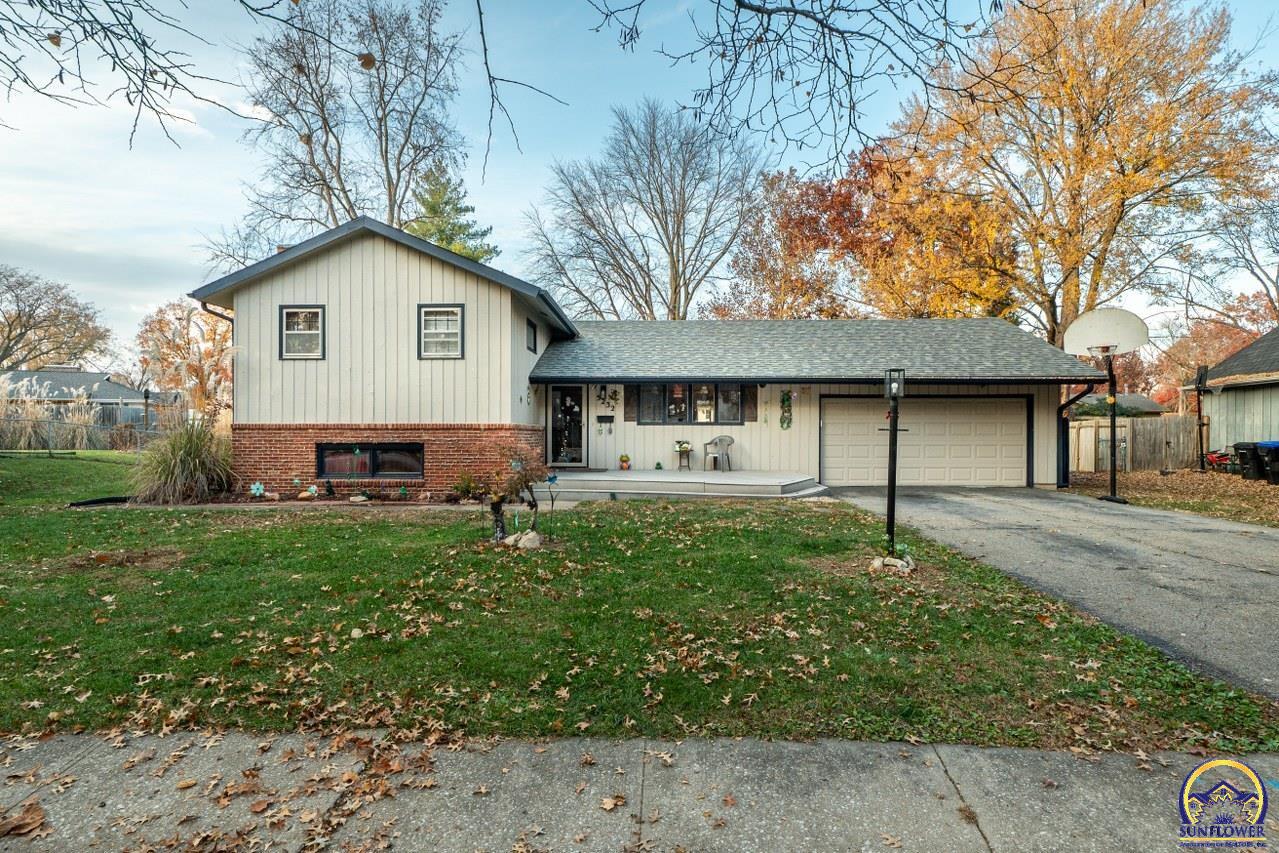 5232 Southwest Belle Terrace Topeka, KS 66604 - Photo 1 of 1
