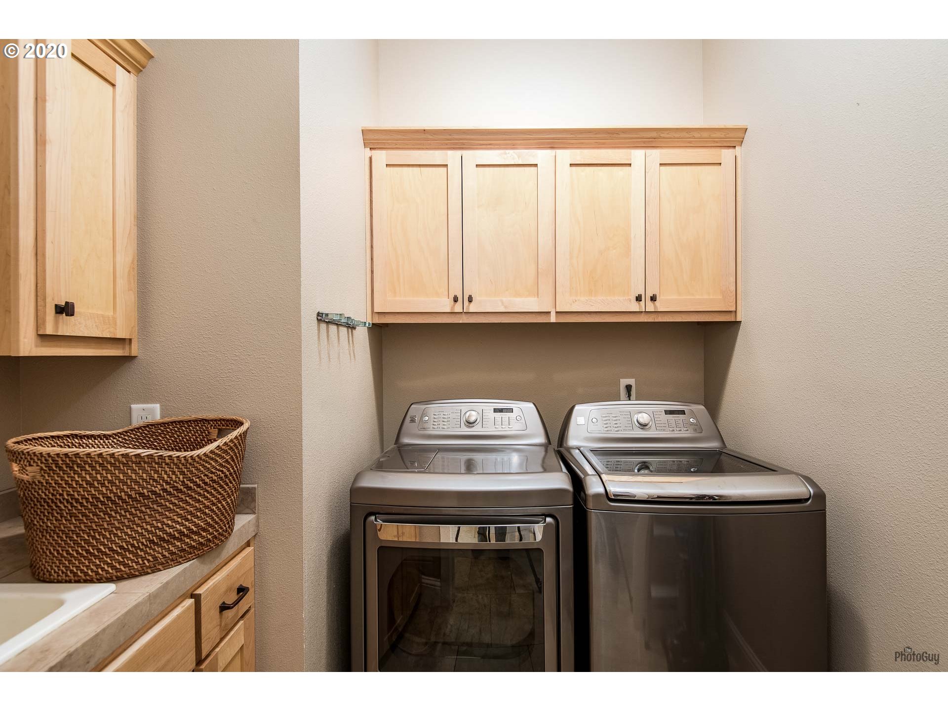 671 62nd Street Springfield, OR 97478 - Photo 16 of 32