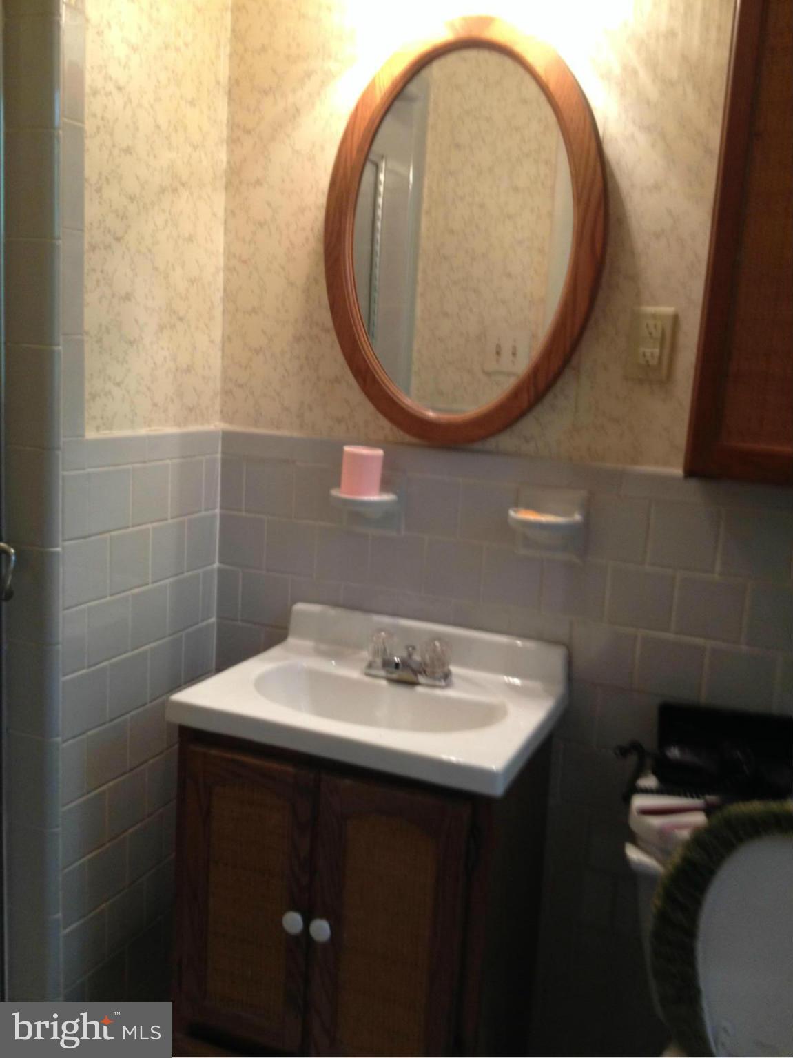 2412 Ravenview Road Lutherville-Timonium, MD 21093 - Photo 18 of 29 Bath (Master)