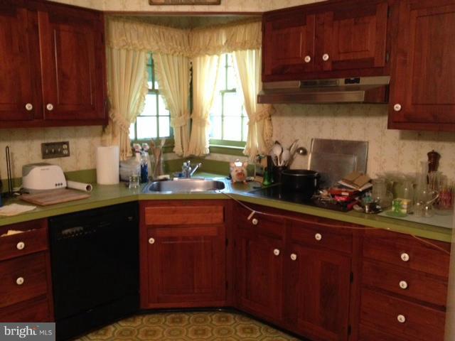 2412 Ravenview Road Lutherville-Timonium, MD 21093 - Photo 9 of 29 Kitchen