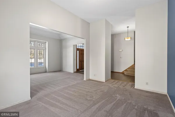 $585,000 | 10005 Antrim Court, Woodbury, MN 55129