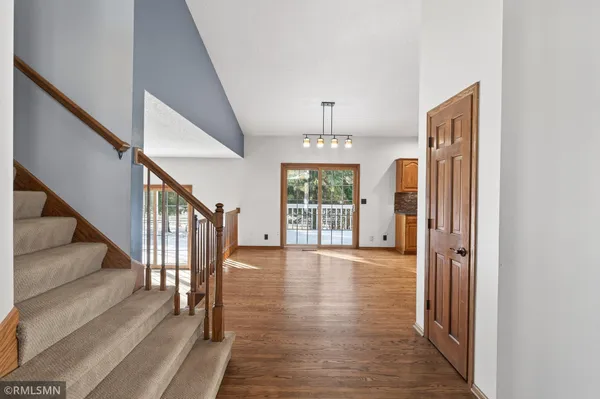 $585,000 | 10005 Antrim Court, Woodbury, MN 55129