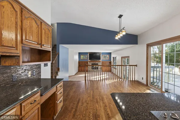 $585,000 | 10005 Antrim Court, Woodbury, MN 55129