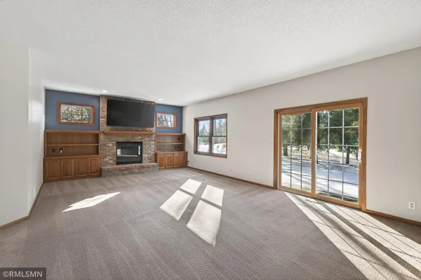 $585,000 | 10005 Antrim Court, Woodbury, MN 55129