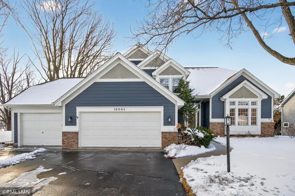 $585,000 | 10005 Antrim Court, Woodbury, MN 55129