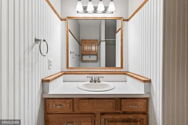 $585,000 | 10005 Antrim Court, Woodbury, MN 55129