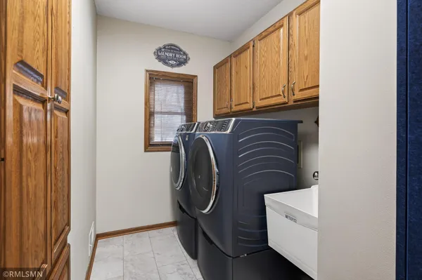 $585,000 | 10005 Antrim Court, Woodbury, MN 55129