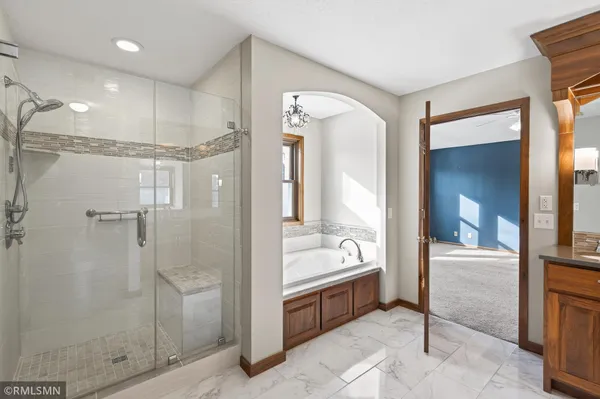 $585,000 | 10005 Antrim Court, Woodbury, MN 55129