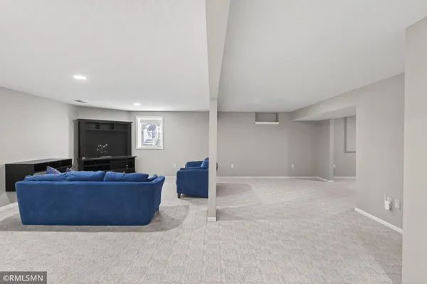 $585,000 | 10005 Antrim Court, Woodbury, MN 55129