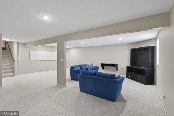 $585,000 | 10005 Antrim Court, Woodbury, MN 55129