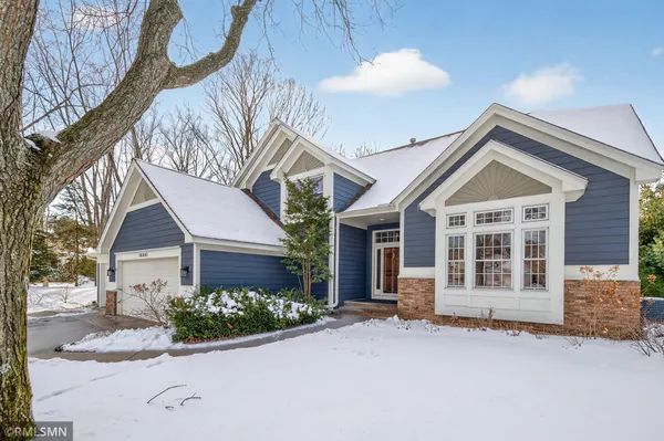 $585,000 | 10005 Antrim Court, Woodbury, MN 55129