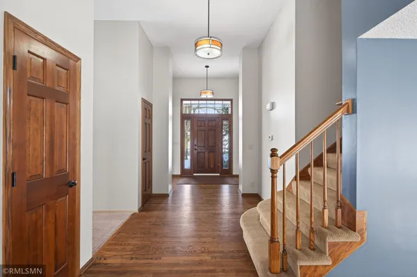 $585,000 | 10005 Antrim Court, Woodbury, MN 55129