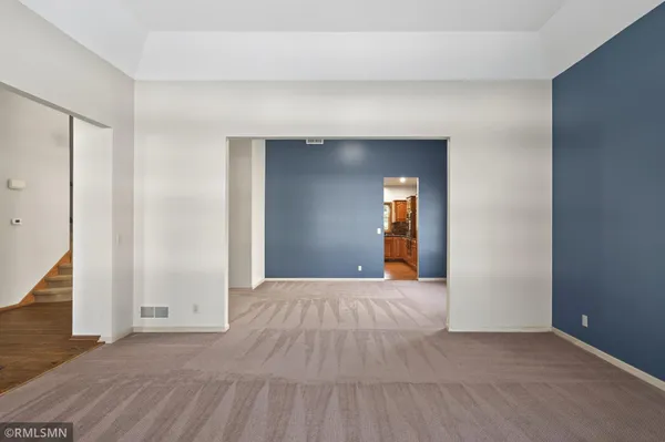 $585,000 | 10005 Antrim Court, Woodbury, MN 55129