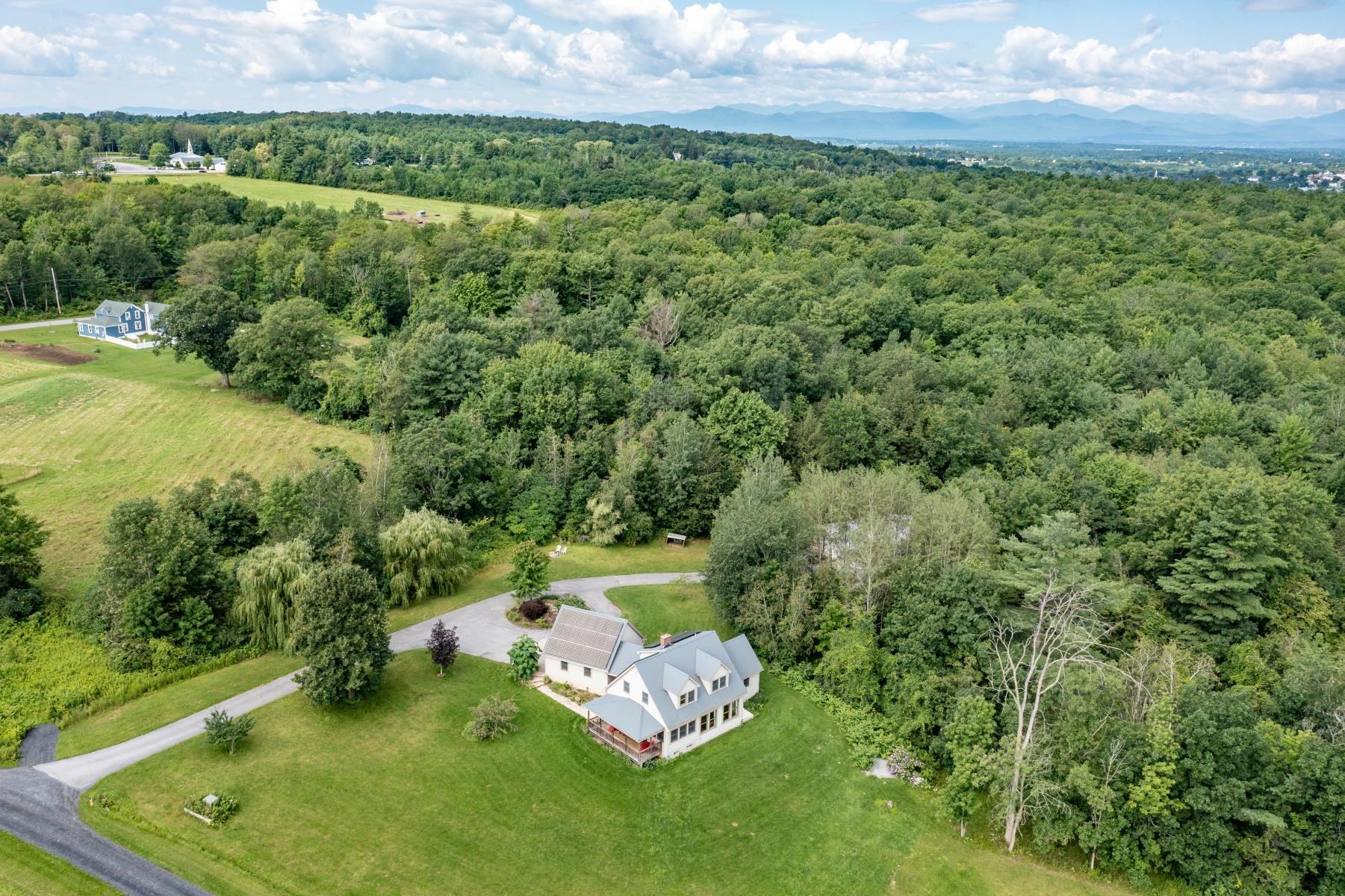 55 Bedford Road Ferrisburgh, VT 05491 - Photo 4 of 36 Gallery Image 4