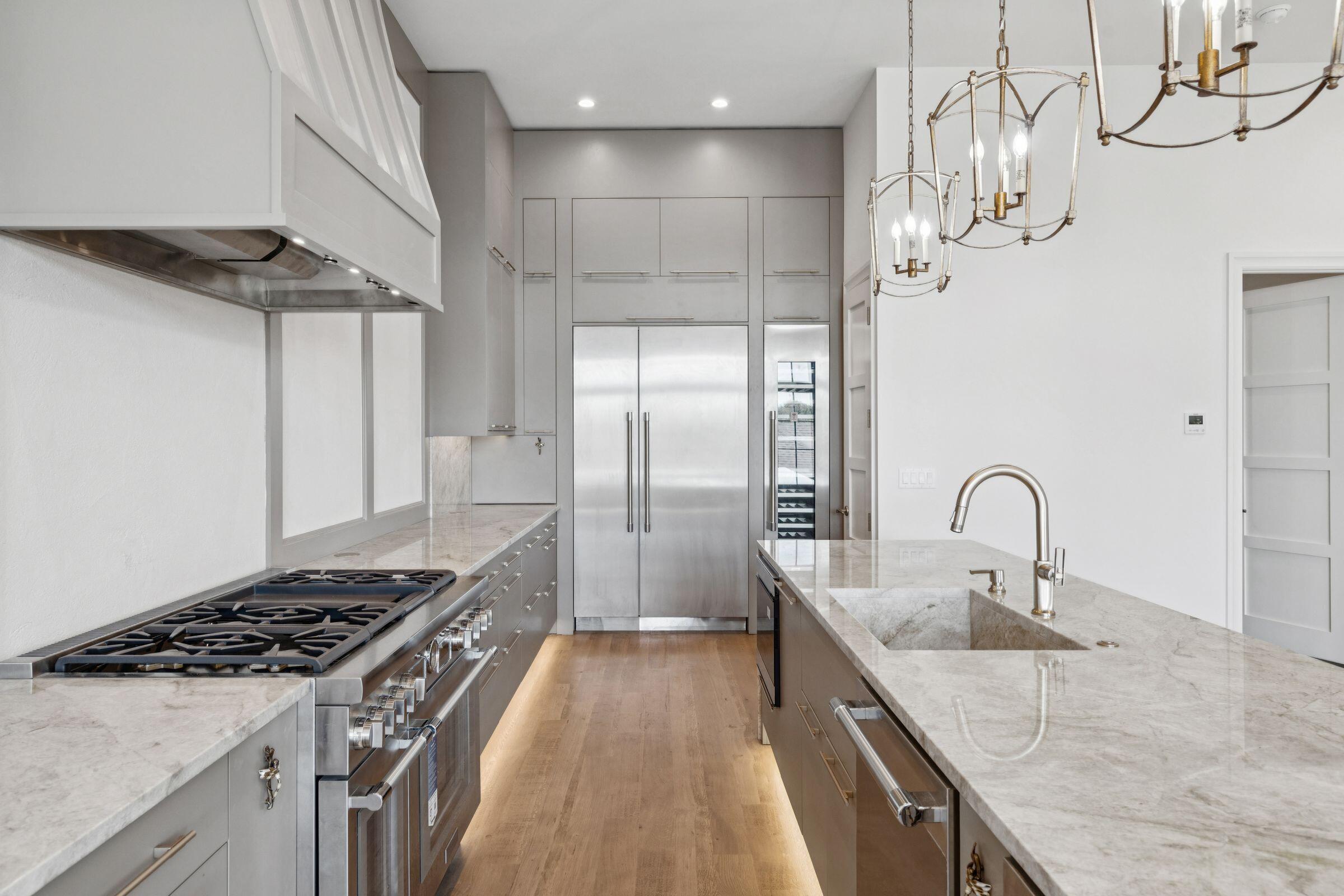 4 Exchange Street Charleston, SC 29401 - Photo 14 of 69 4ExchangeSt-KeenEyeMarketing-015