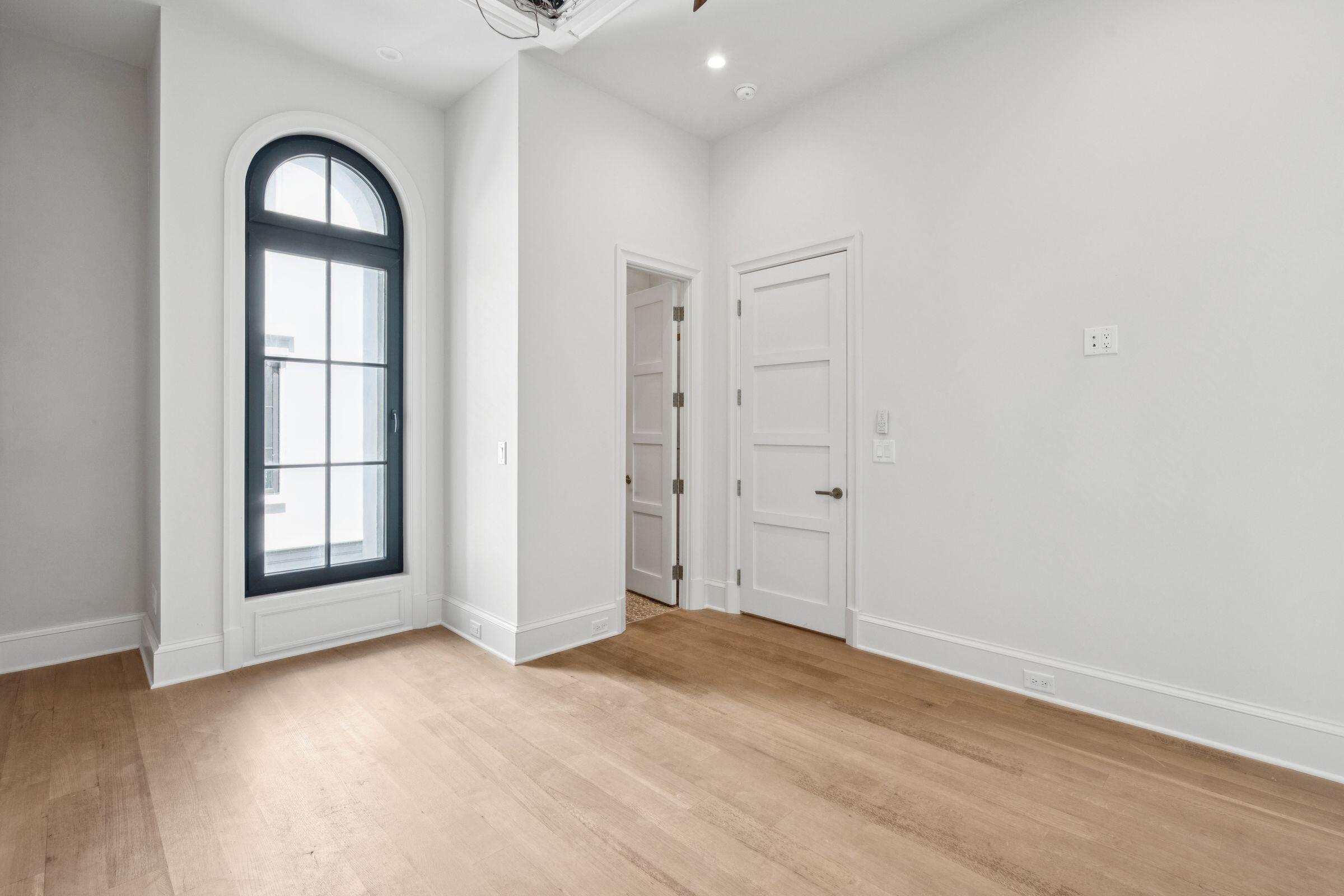 4 Exchange Street Charleston, SC 29401 - Photo 33 of 69 4ExchangeSt-KeenEyeMarketing-043