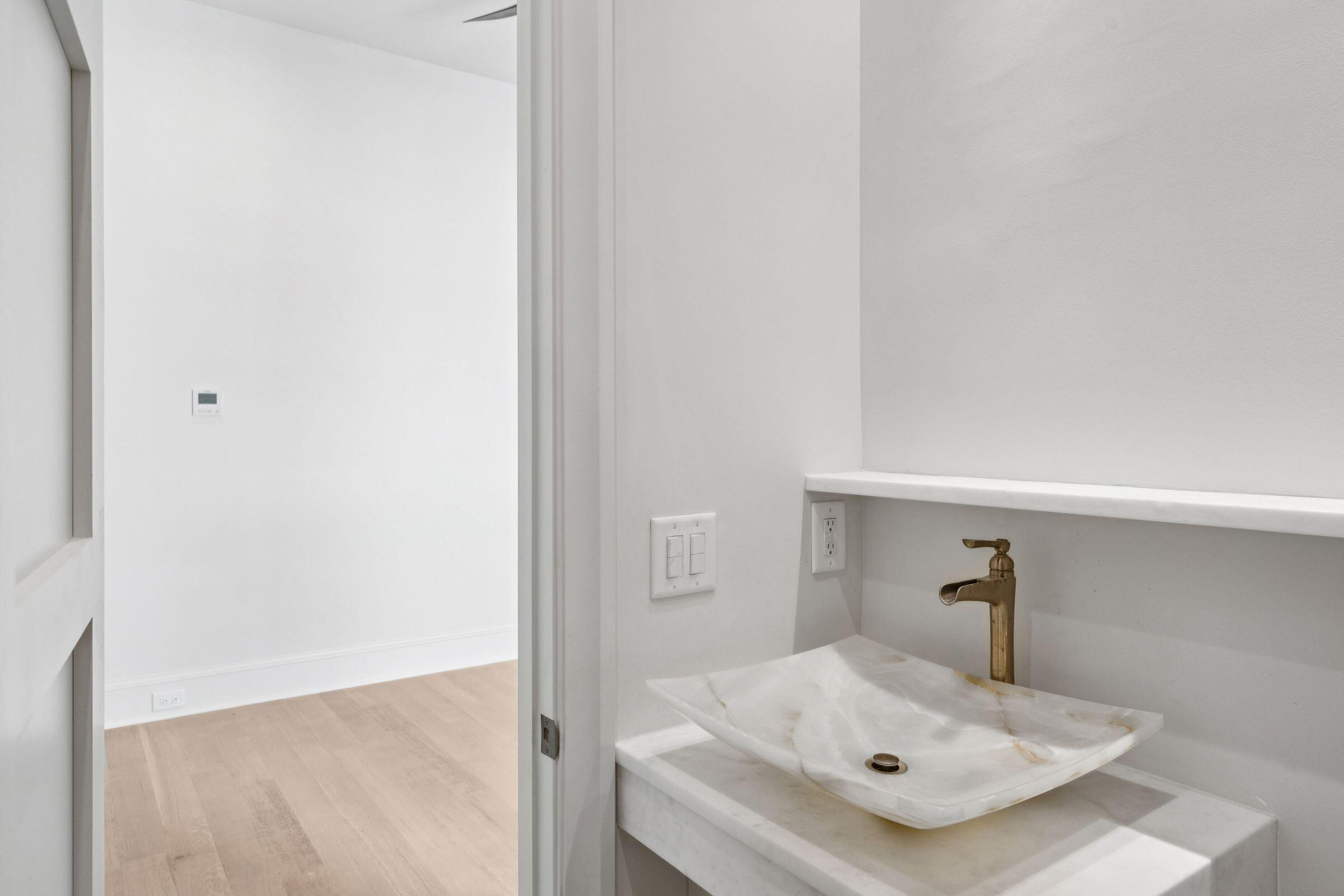 4 Exchange Street Charleston, SC 29401 - Photo 36 of 69 4ExchangeSt-KeenEyeMarketing-044