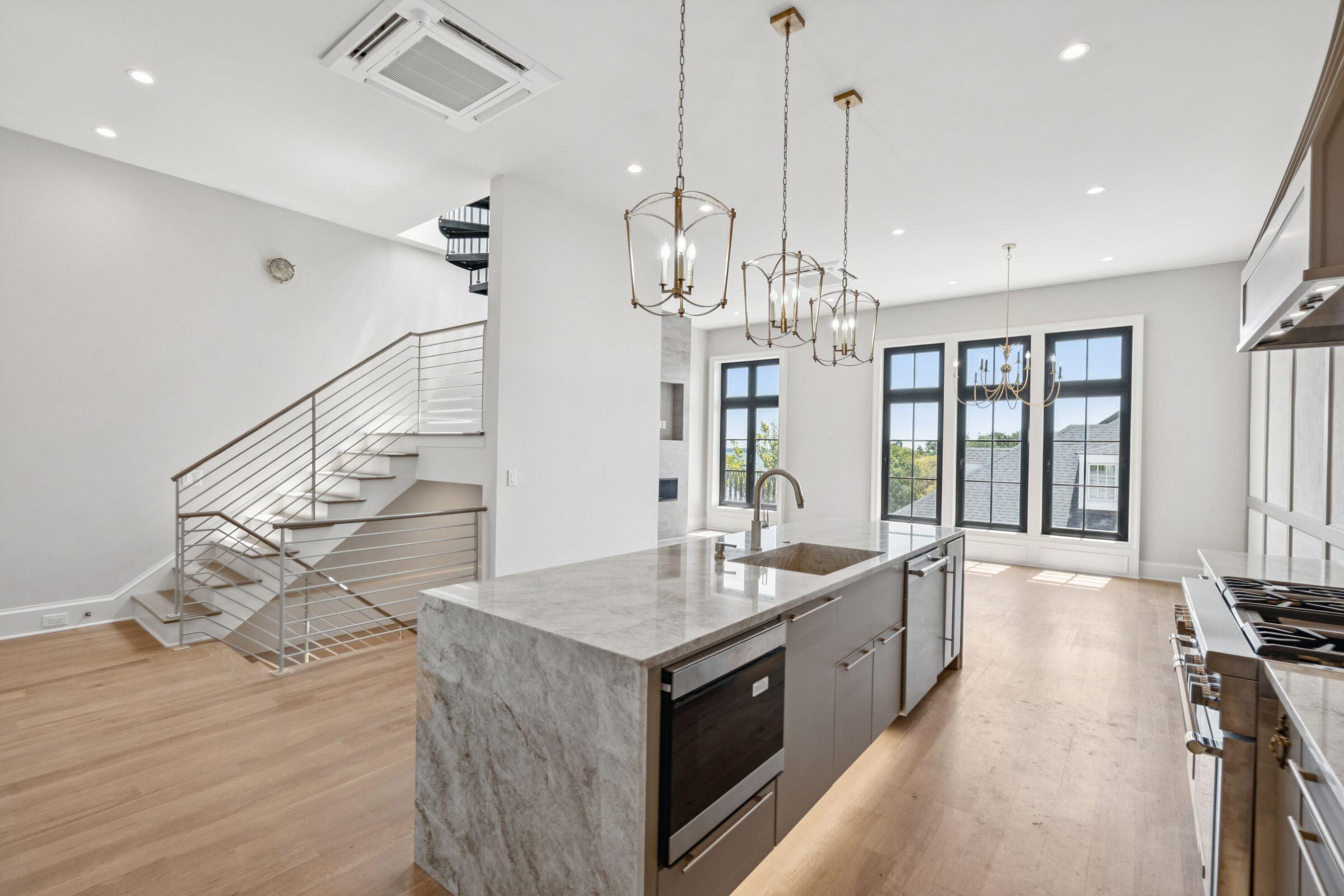 4 Exchange Street Charleston, SC 29401 - Photo 9 of 69 4ExchangeSt-KeenEyeMarketing-013