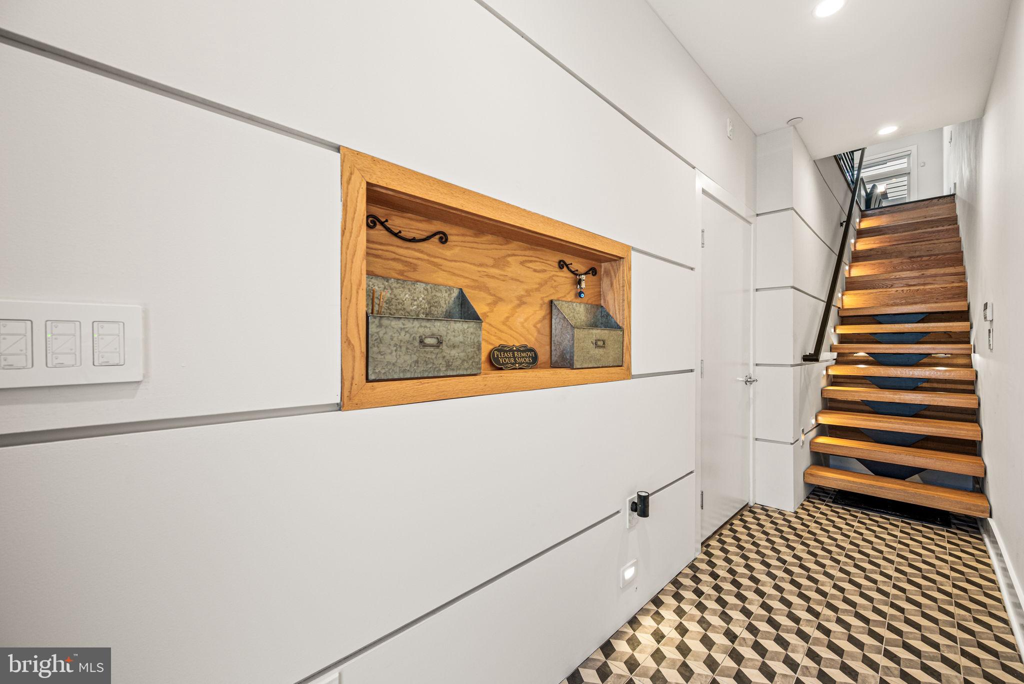 1217 Bainbridge Street Philadelphia, PA 19147 - Photo 35 of 59 Entry Foyer