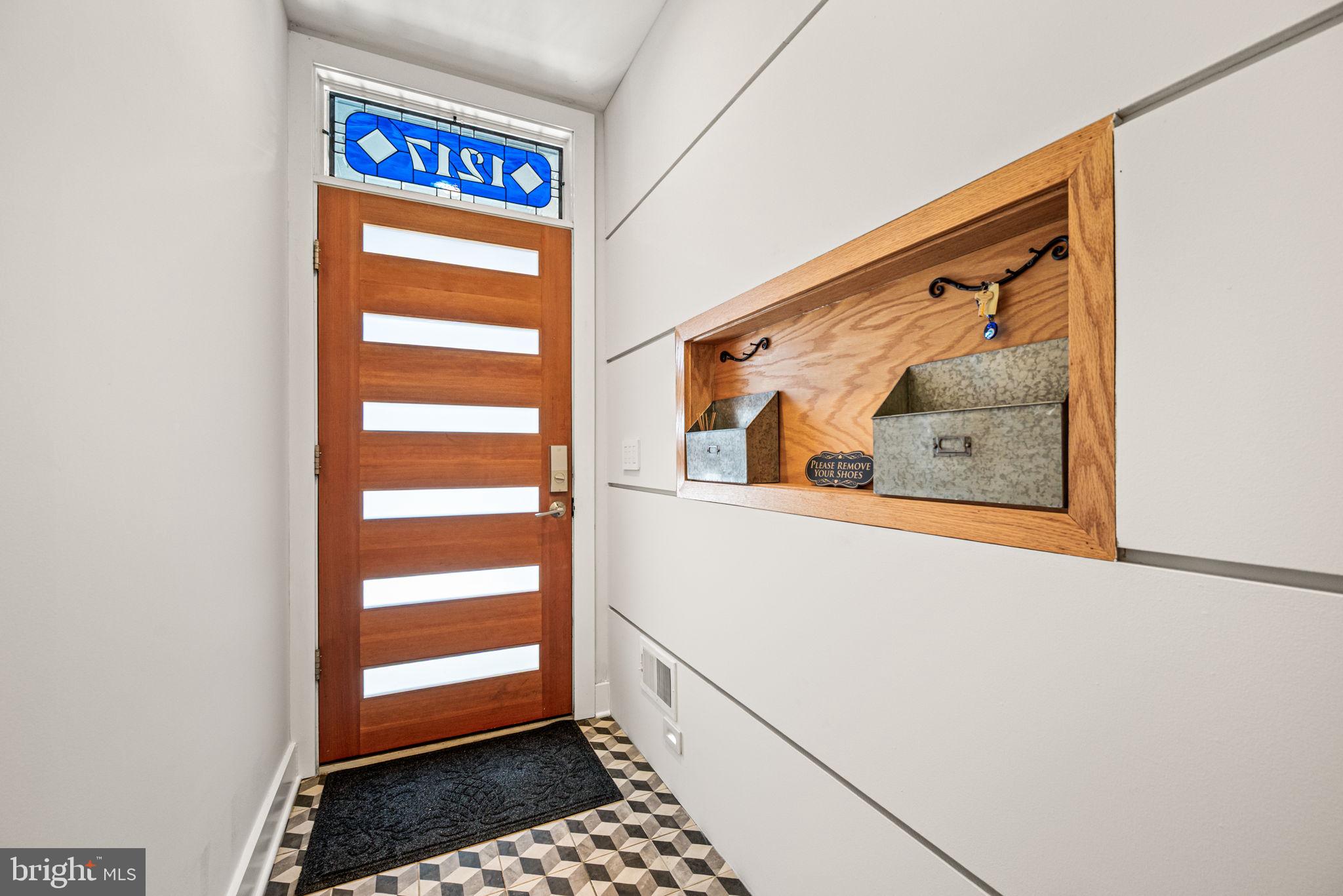 1217 Bainbridge Street Philadelphia, PA 19147 - Photo 36 of 59 Entry Foyer