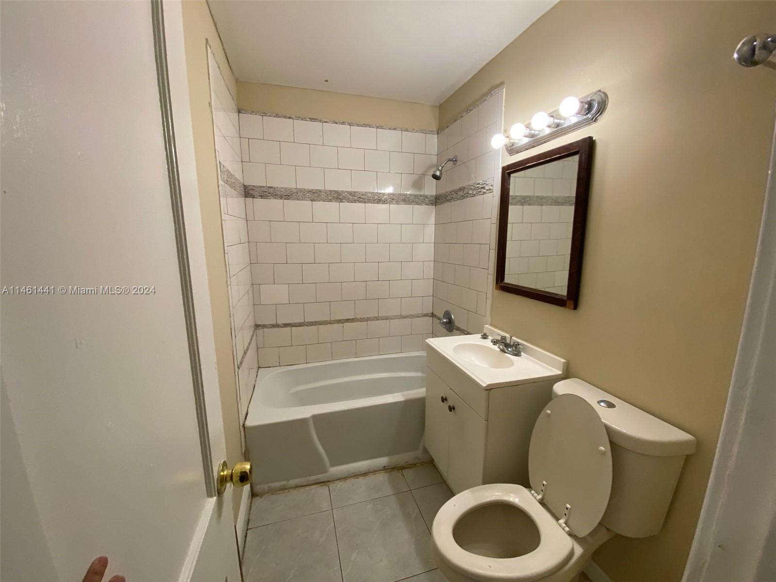 547 West 3rd Street Riviera Beach, FL 33404 - Photo 11 of 37 Gallery Image 11