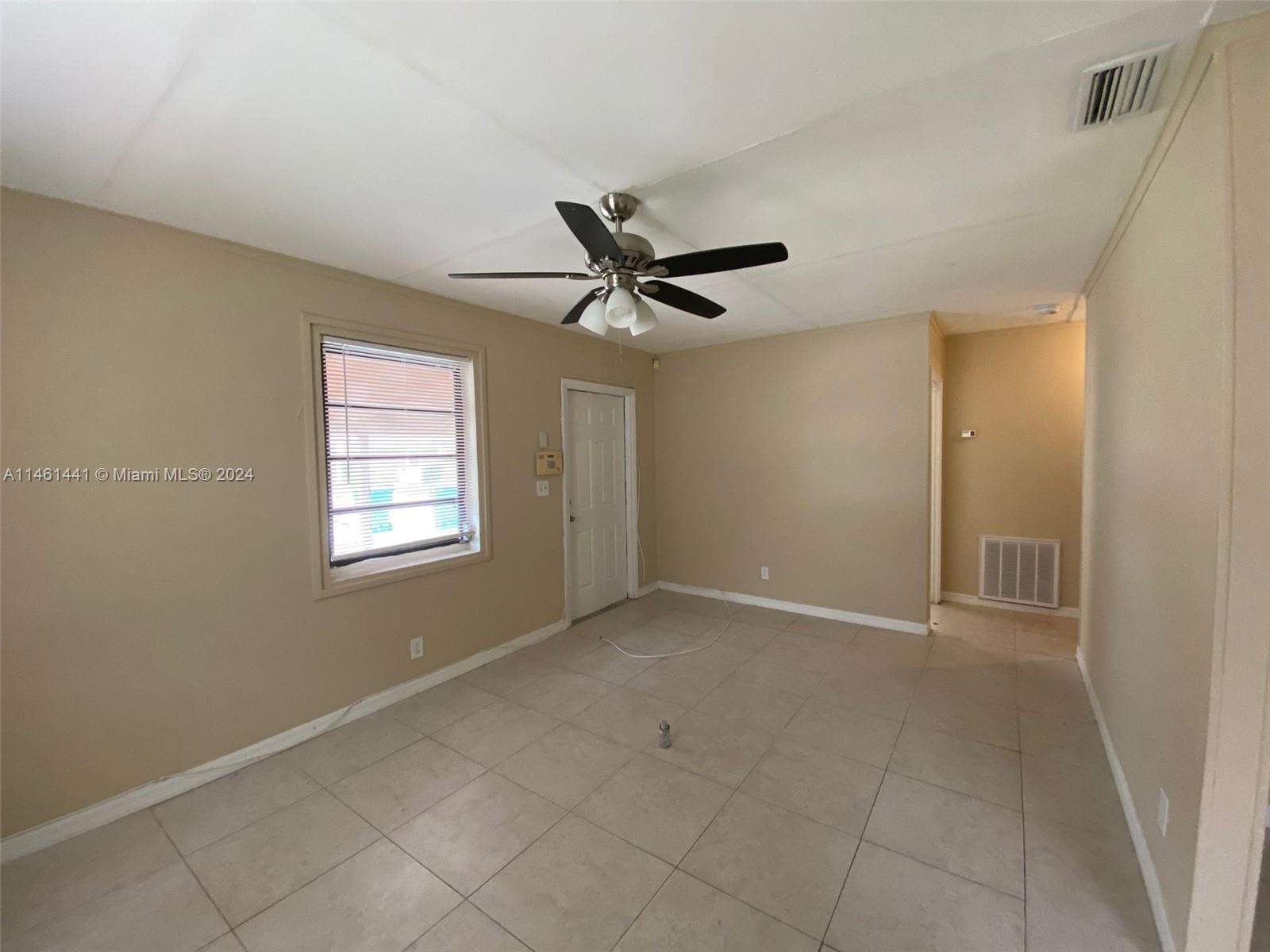 547 West 3rd Street Riviera Beach, FL 33404 - Photo 16 of 37 Gallery Image 16