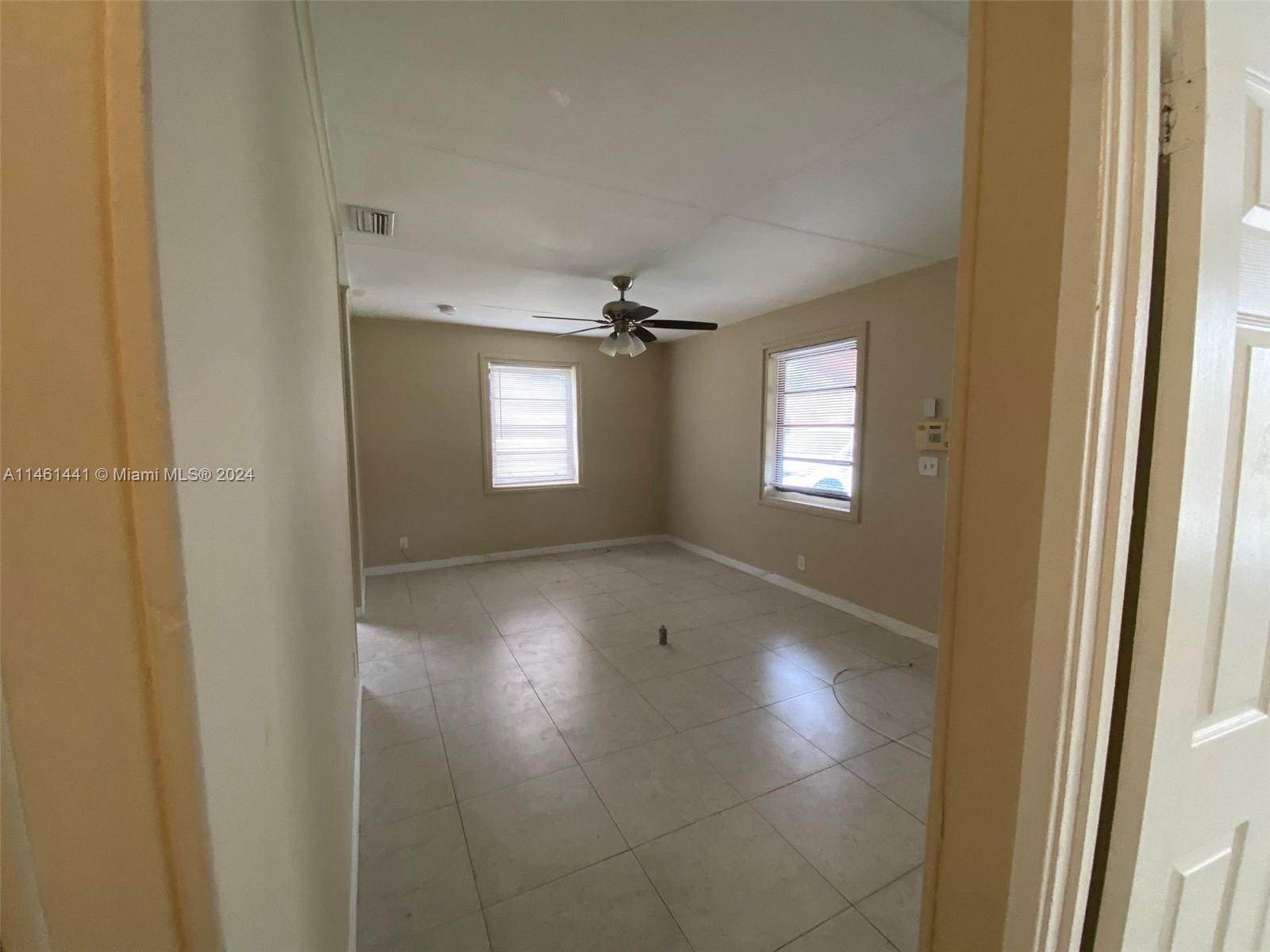 547 West 3rd Street Riviera Beach, FL 33404 - Photo 17 of 37 Gallery Image 17