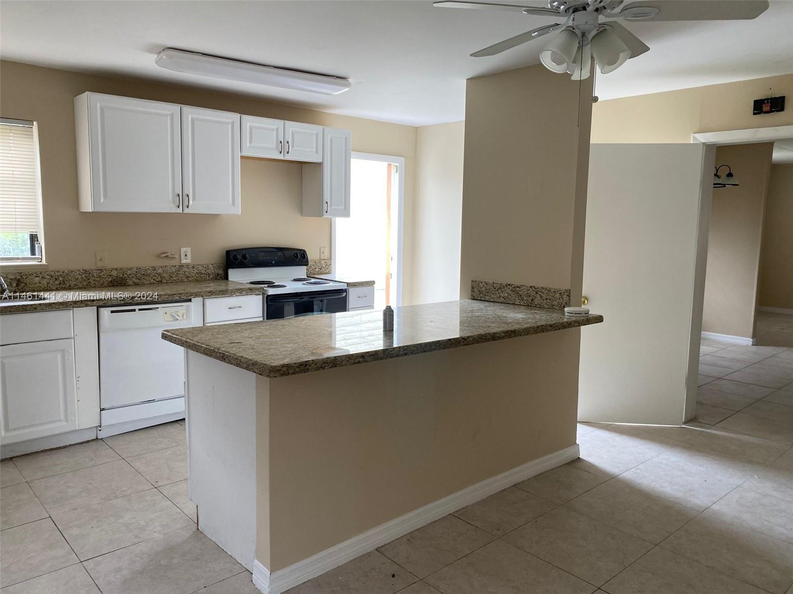 547 West 3rd Street Riviera Beach, FL 33404 - Photo 18 of 37 Gallery Image 18
