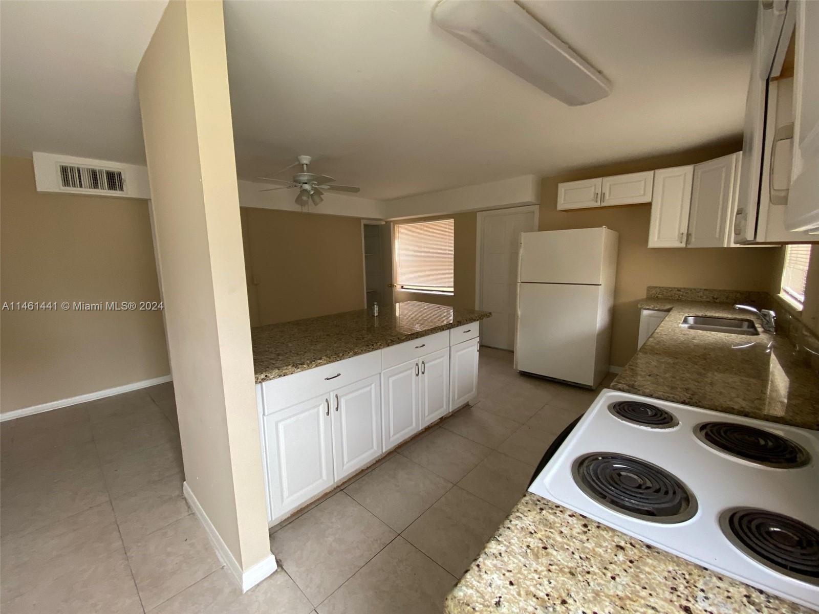 547 West 3rd Street Riviera Beach, FL 33404 - Photo 2 of 37 Gallery Image 2