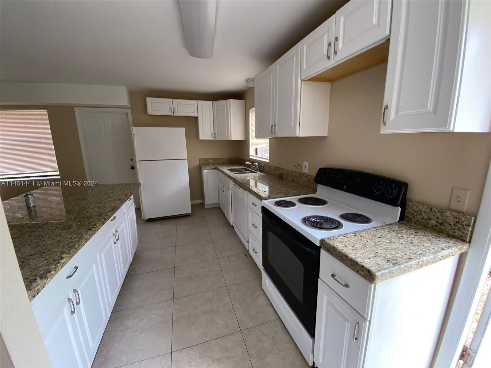 547 West 3rd Street Riviera Beach, FL 33404 - Photo 3 of 37 Gallery Image 3