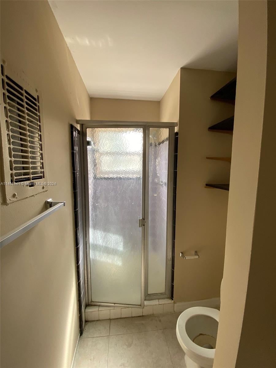 547 West 3rd Street Riviera Beach, FL 33404 - Photo 7 of 37 Gallery Image 7