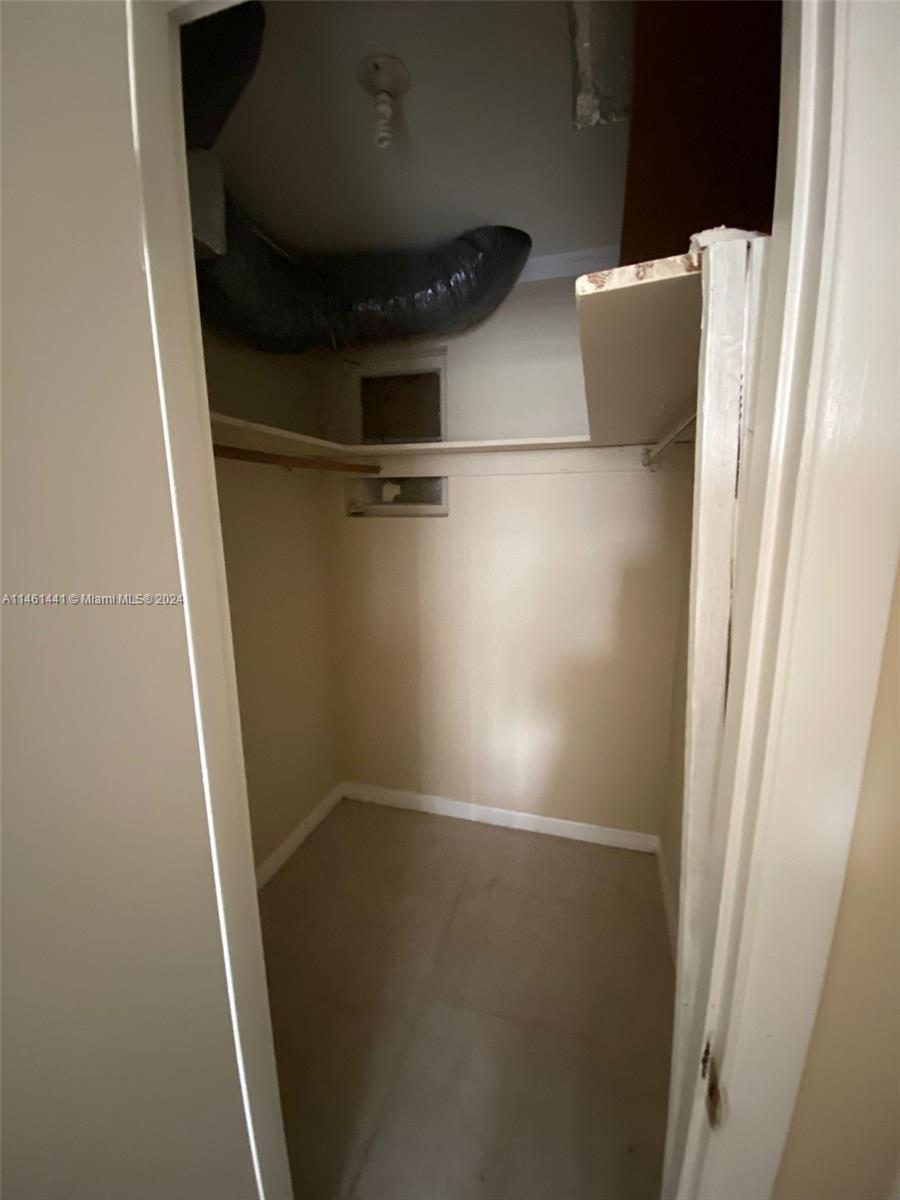 547 West 3rd Street Riviera Beach, FL 33404 - Photo 8 of 37 Gallery Image 8