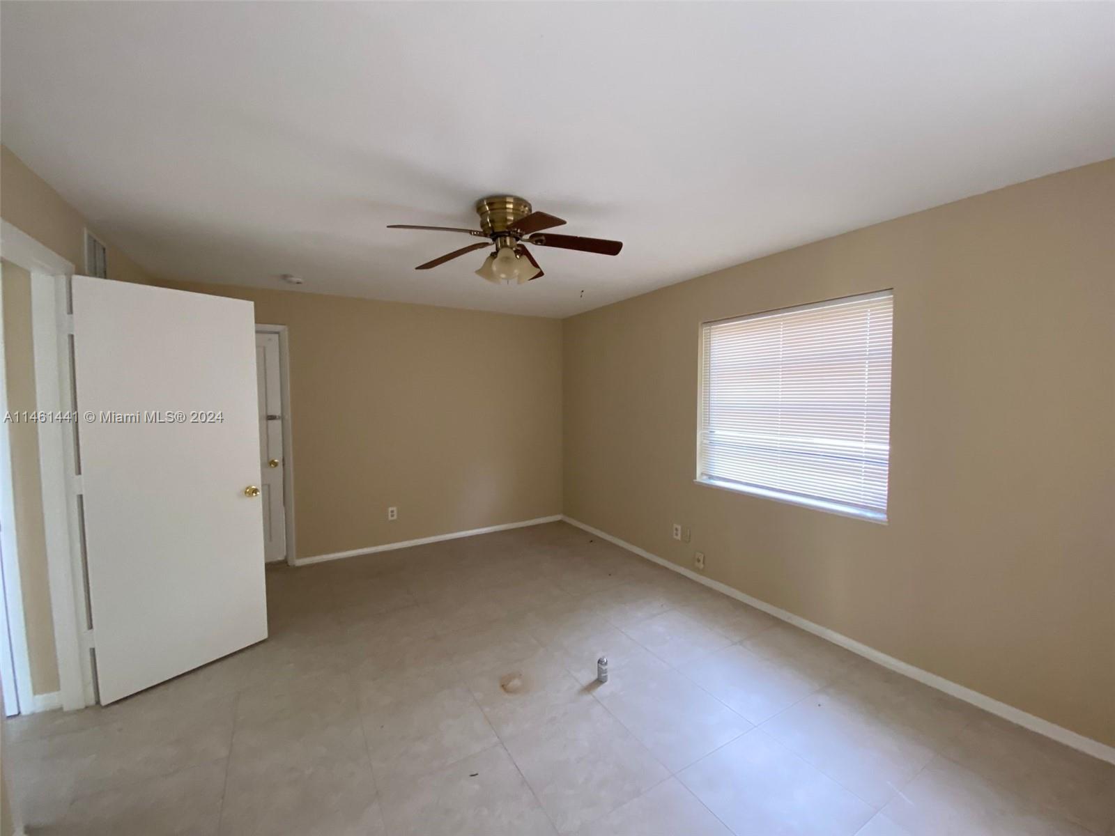 547 West 3rd Street Riviera Beach, FL 33404 - Photo 10 of 37 Gallery Image 10