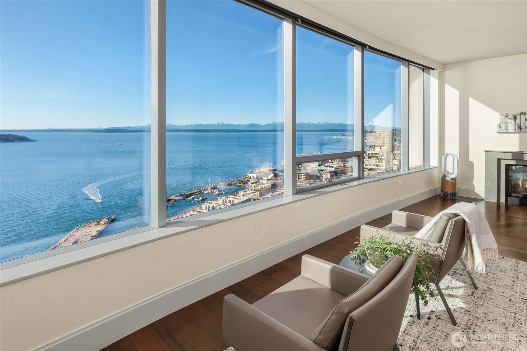 1521 2nd Avenue, Unit 3100 Seattle, WA 98101 - Photo 22 of 40 a room with furniture and window