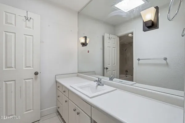$220,000 | 500 Thunderbird Drive, Unit 80, El Paso, TX 79912