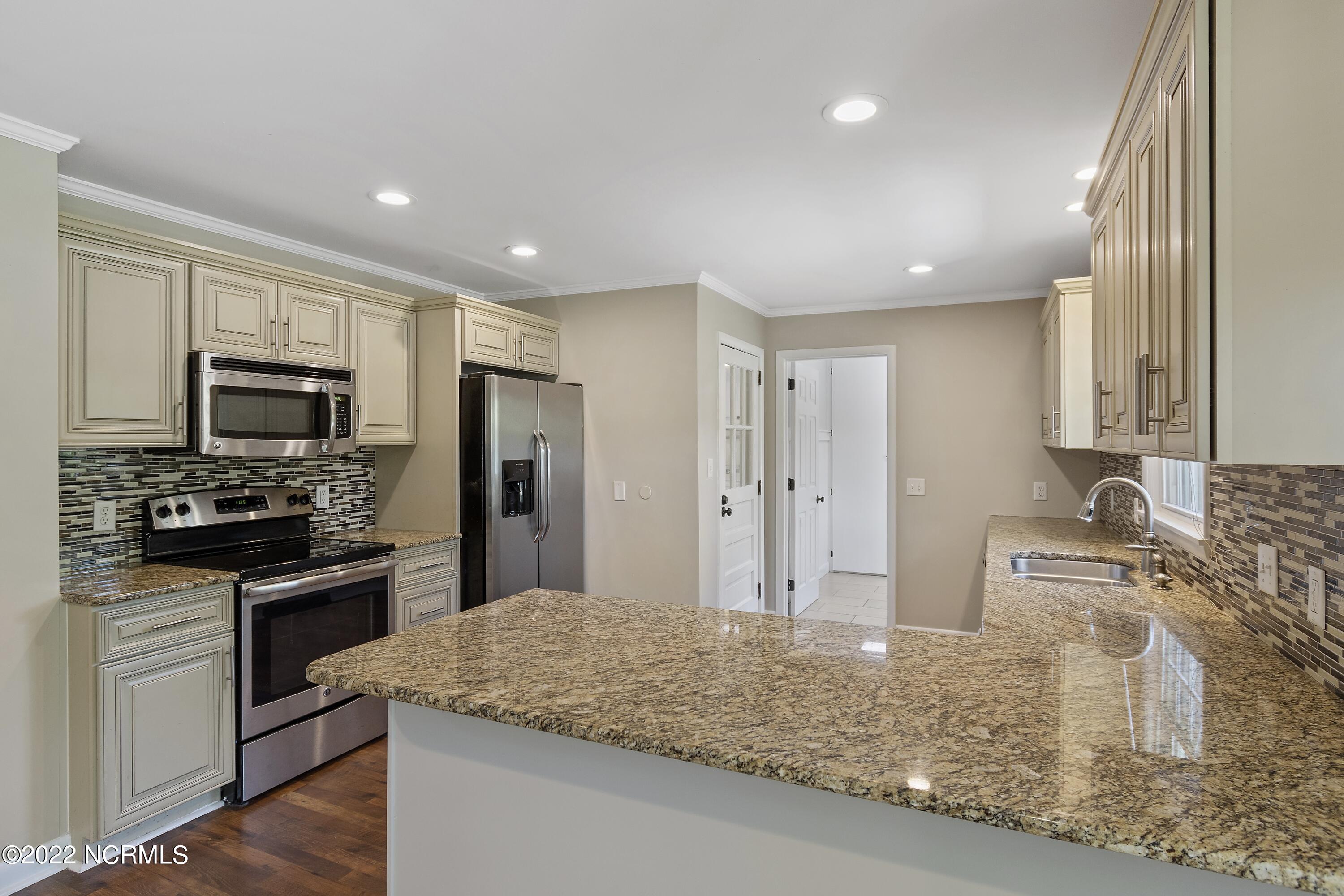 809 Eastwood Road Wilmington, NC 28405 - Photo 12 of 45 809EastwoodRd - 32