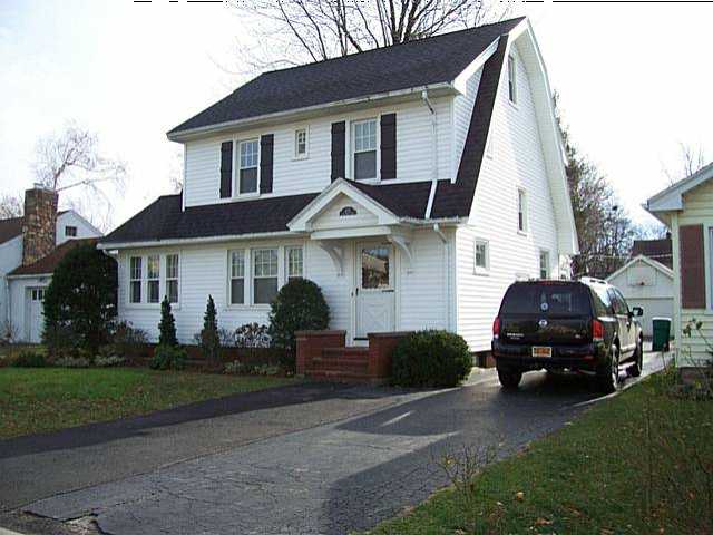 425 Rawlinson Road Irondequoit, NY 14617 - Photo 1 of 1 Exterior Front