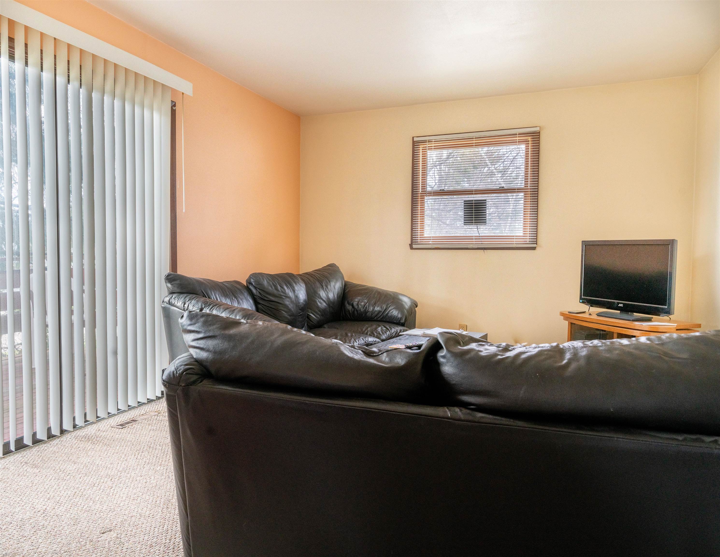 2236 Forest View Road Rockford, IL 61108 - Photo 3 of 19 Gallery Image 3