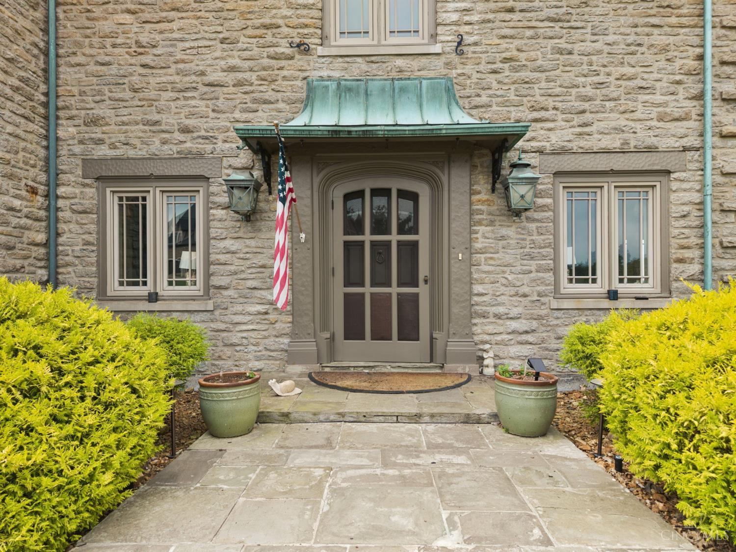 7803 Ayers Road Cincinnati, OH 45255 - Photo 4 of 99
