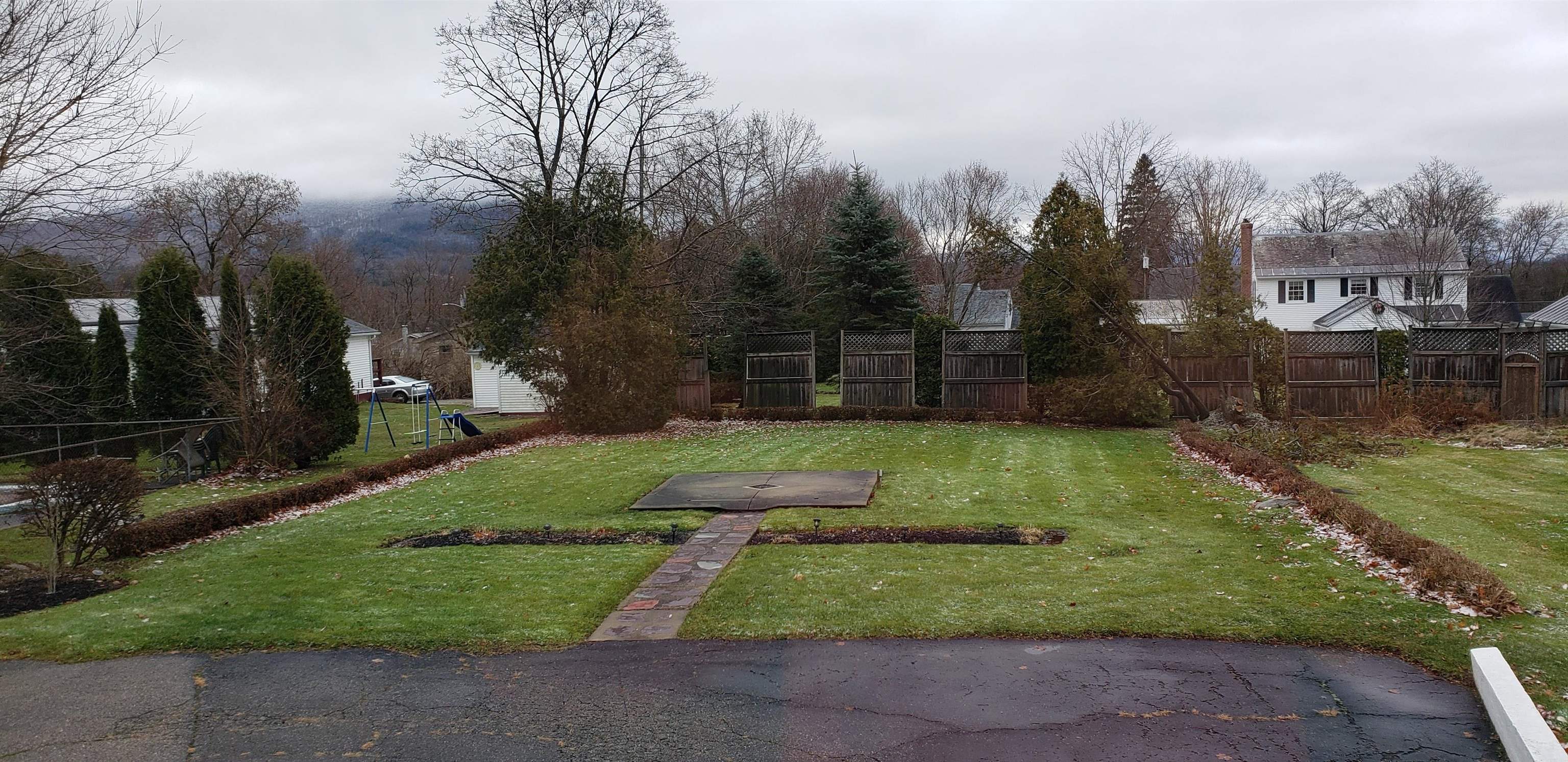 98 Harrington Avenue Rutland, VT 05701 - Photo 4 of 34