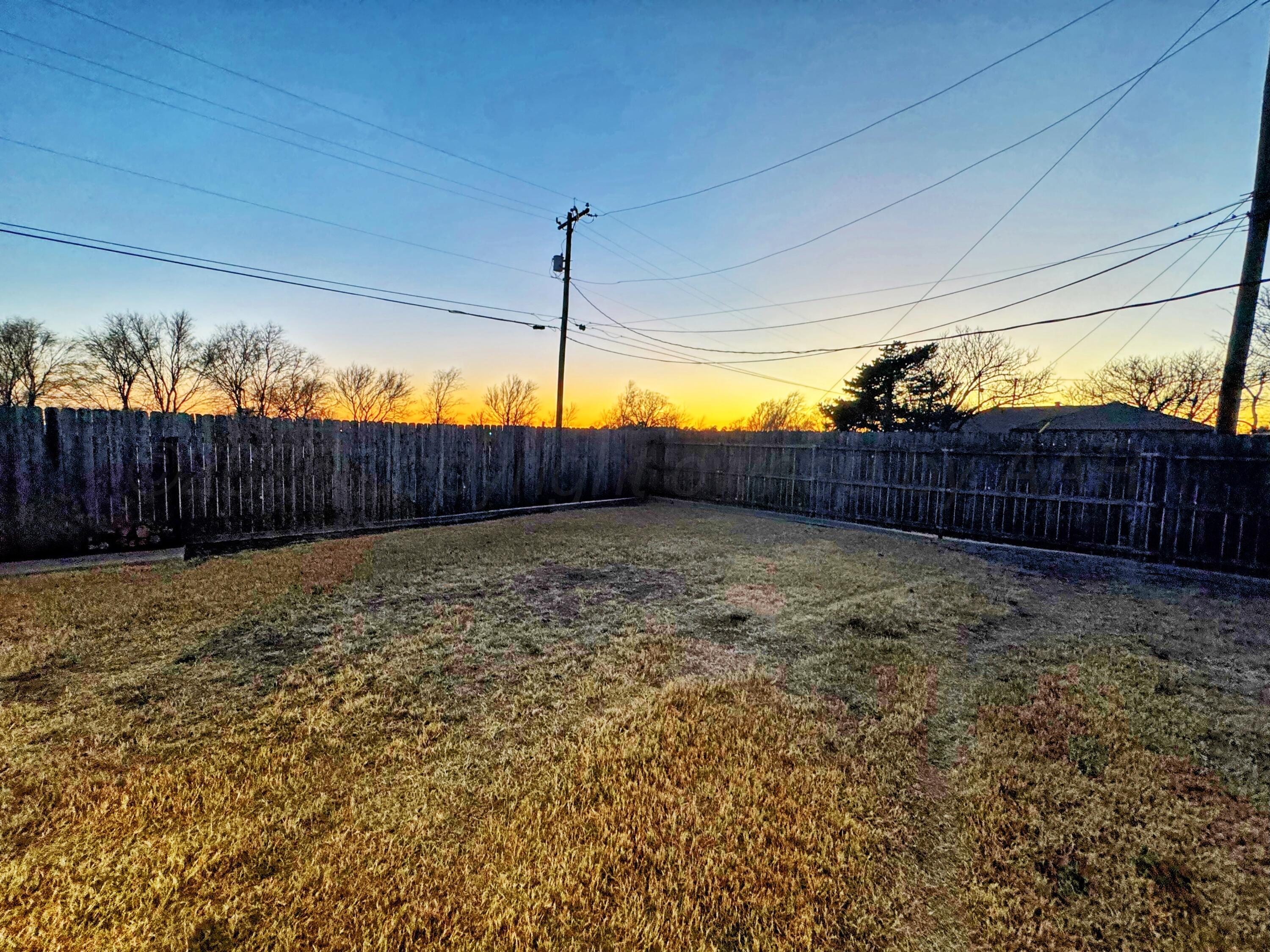 1537 South Cedar Street Perryton, TX 79070 - Photo 16 of 21 1537 S Cedar backyard