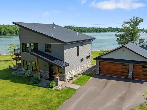 $925,000 | 51235 Amber Avenue, Stanchfield, MN 55080
