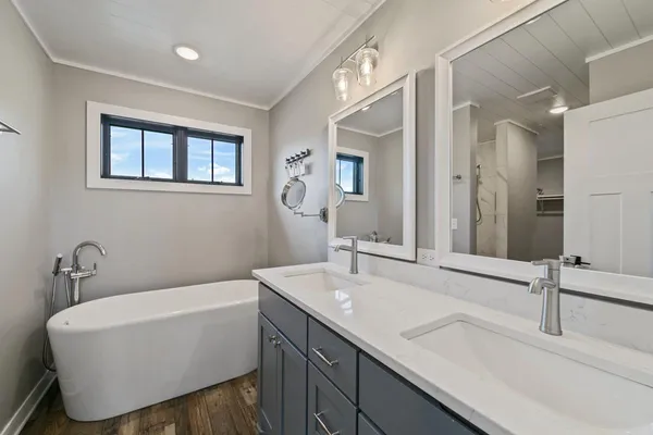 $925,000 | 51235 Amber Avenue, Stanchfield, MN 55080