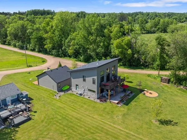 $925,000 | 51235 Amber Avenue, Stanchfield, MN 55080
