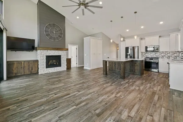 $925,000 | 51235 Amber Avenue, Stanchfield, MN 55080